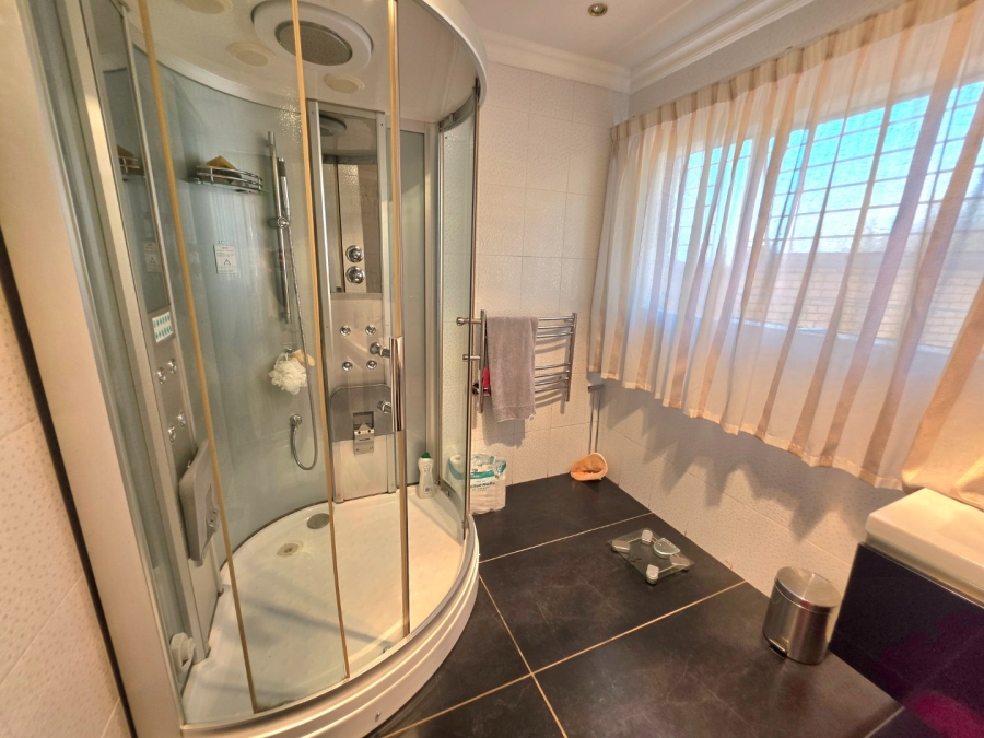 4 Bedroom Property for Sale in Panorama Free State